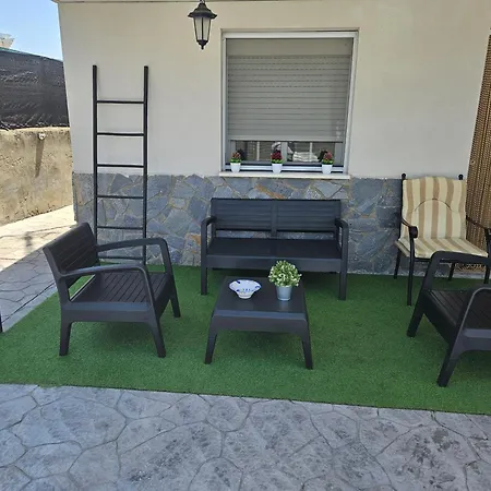 Donde Javi Con Piscina 50 Minutos Madrid En Escalona טולדו