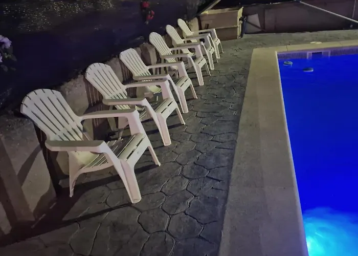 Сasa de vacaciones Donde Javi Con Piscina 50 Minutos Madrid En Escalona *